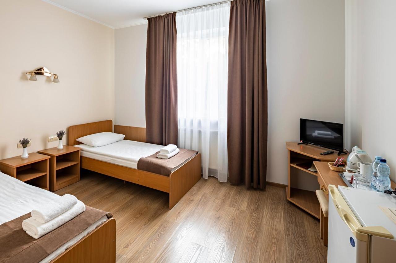 Hotel Galaktika Vynnyky エクステリア 写真