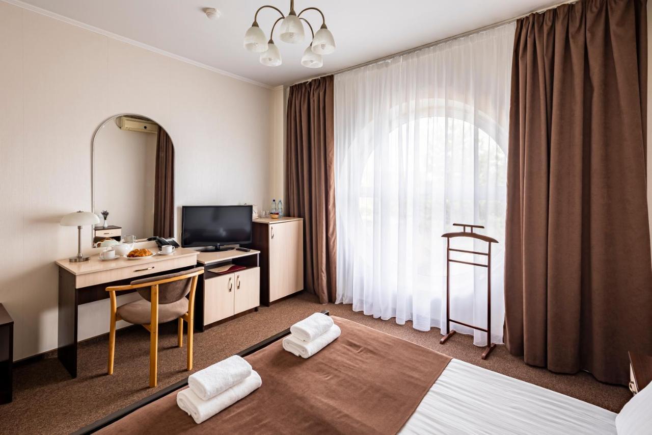 Hotel Galaktika Vynnyky エクステリア 写真