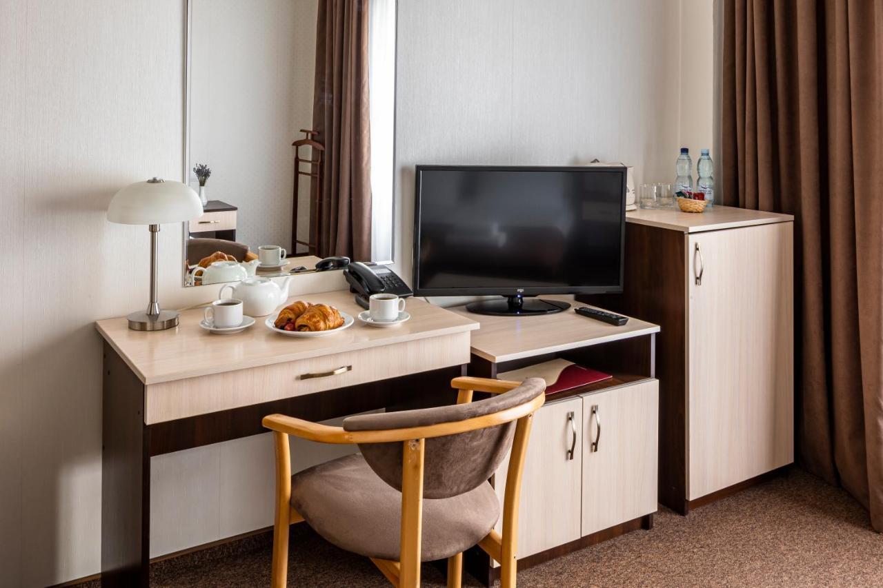 Hotel Galaktika Vynnyky エクステリア 写真