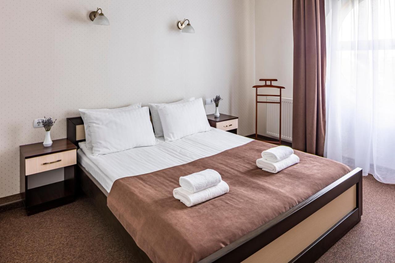 Hotel Galaktika Vynnyky エクステリア 写真