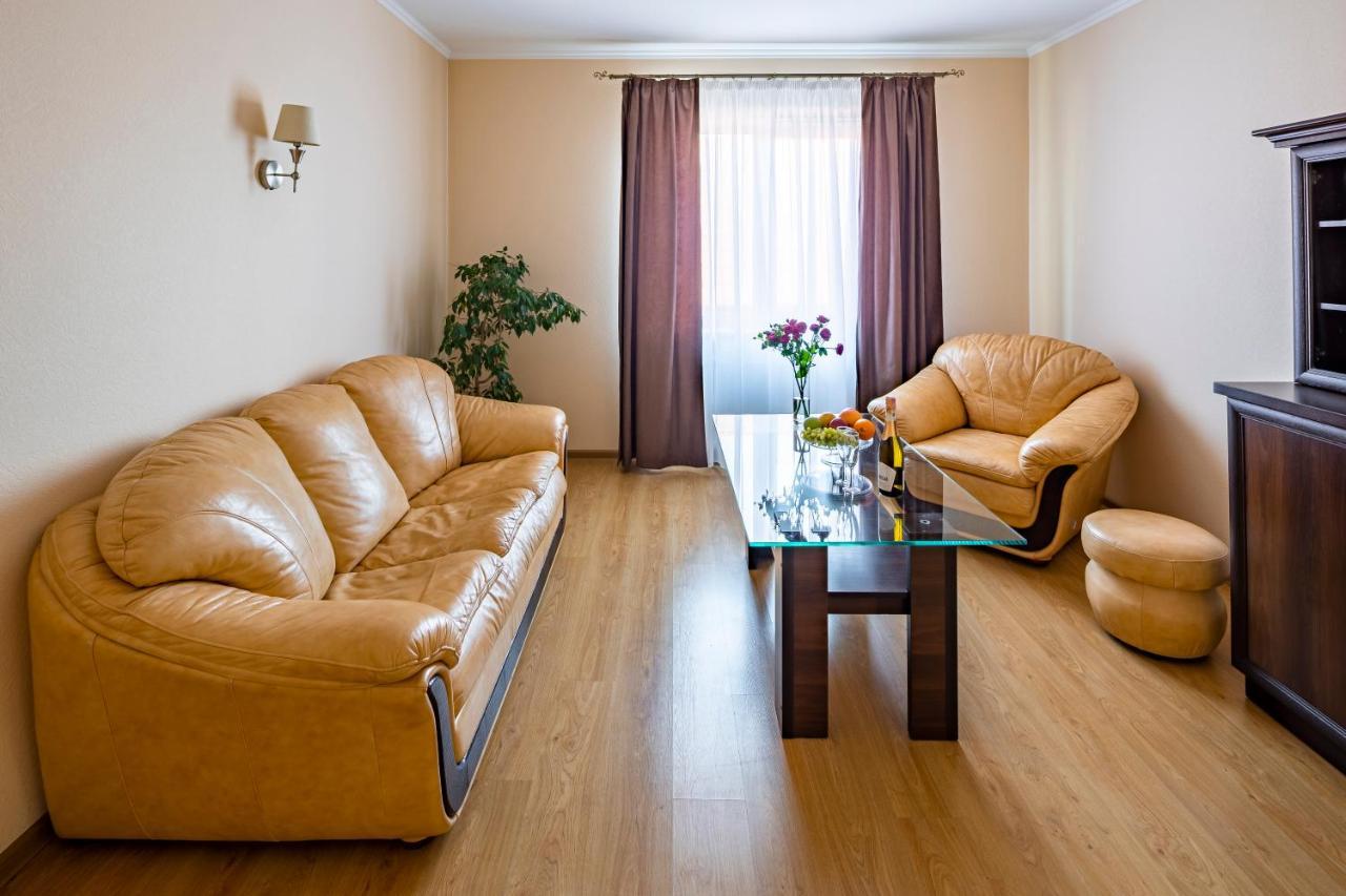 Hotel Galaktika Vynnyky エクステリア 写真