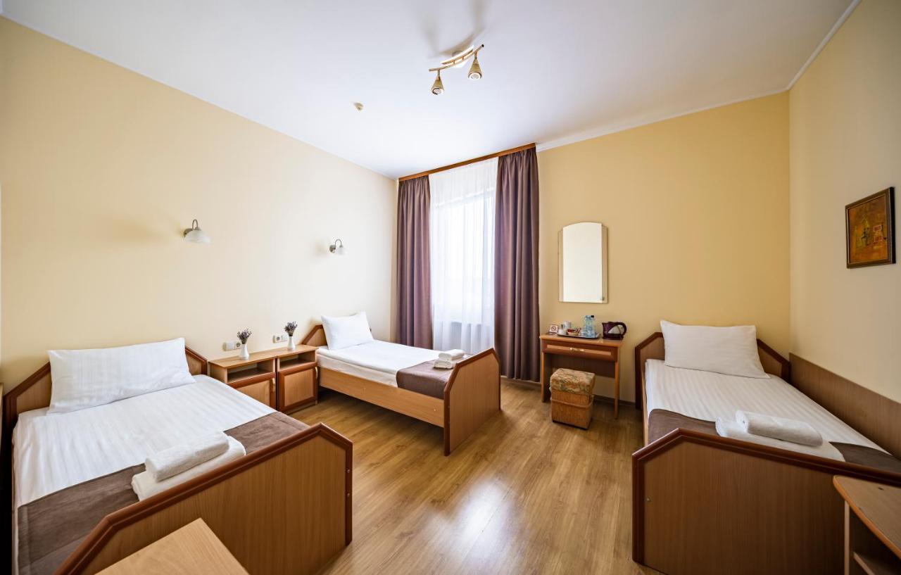 Hotel Galaktika Vynnyky エクステリア 写真