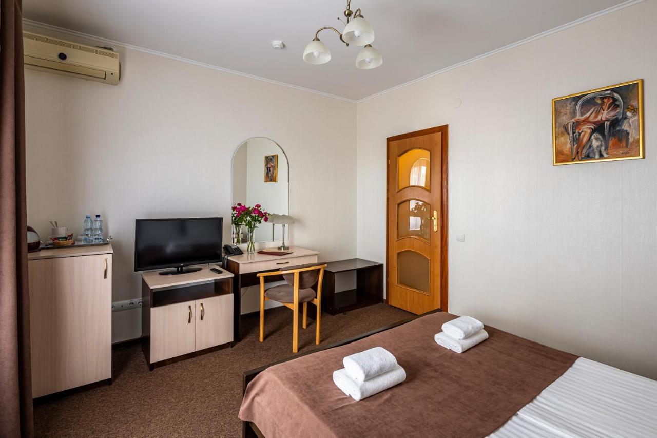 Hotel Galaktika Vynnyky エクステリア 写真