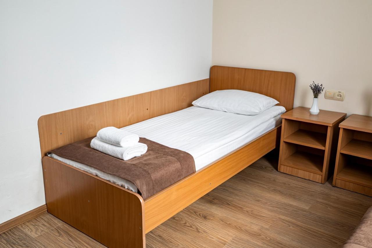 Hotel Galaktika Vynnyky エクステリア 写真