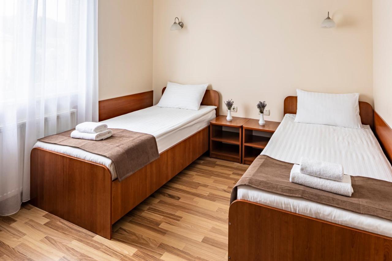 Hotel Galaktika Vynnyky エクステリア 写真
