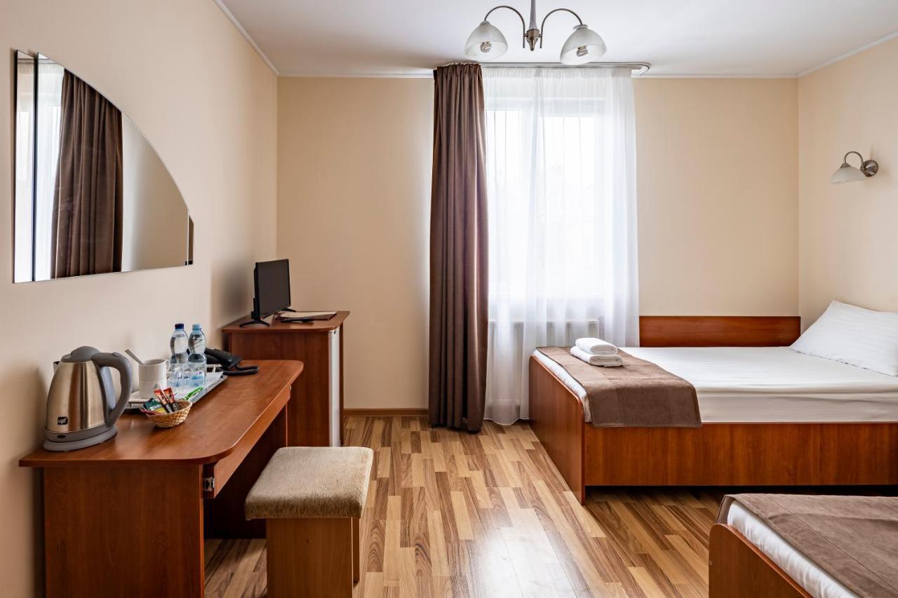 Hotel Galaktika Vynnyky エクステリア 写真