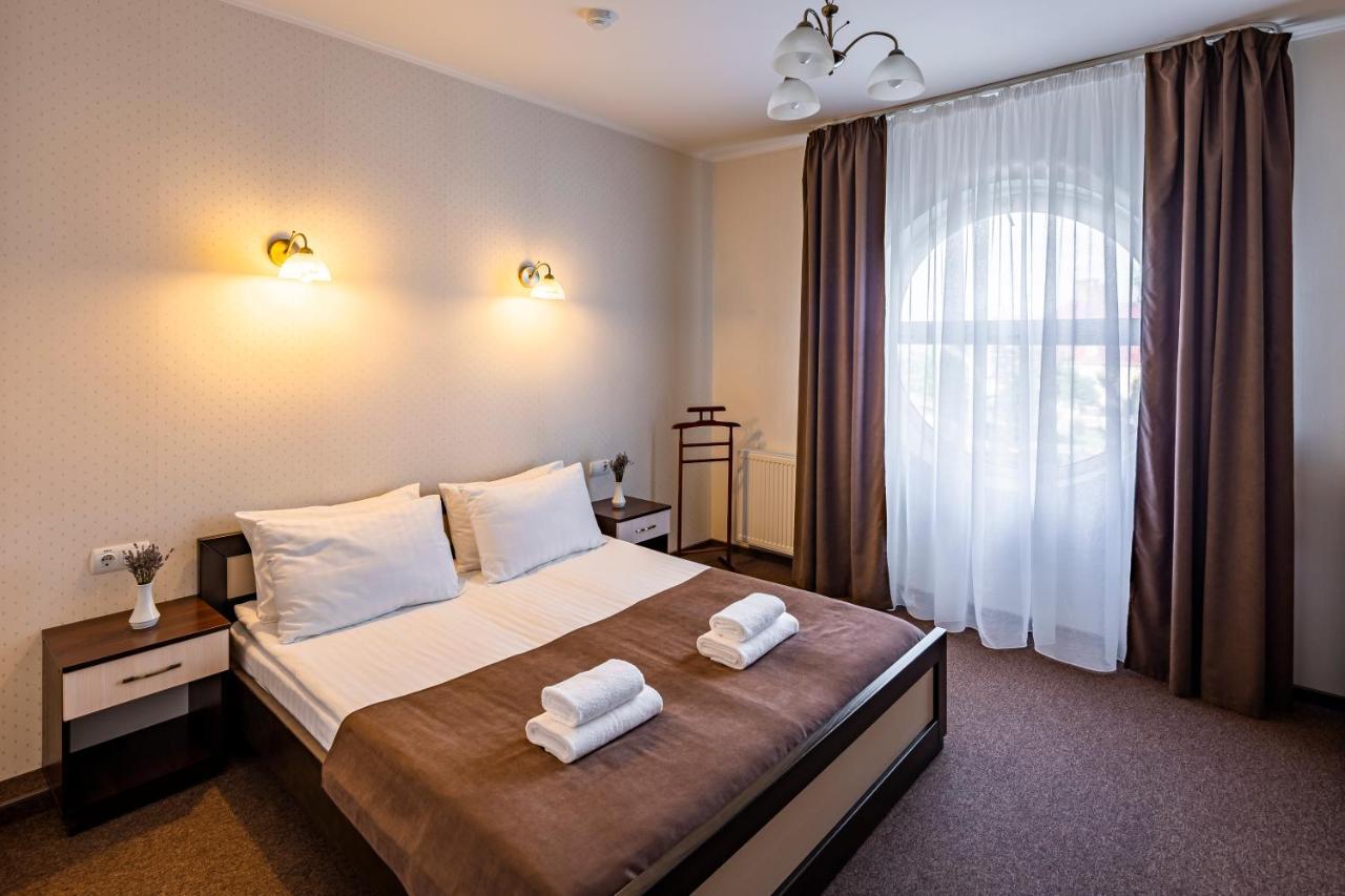 Hotel Galaktika Vynnyky エクステリア 写真