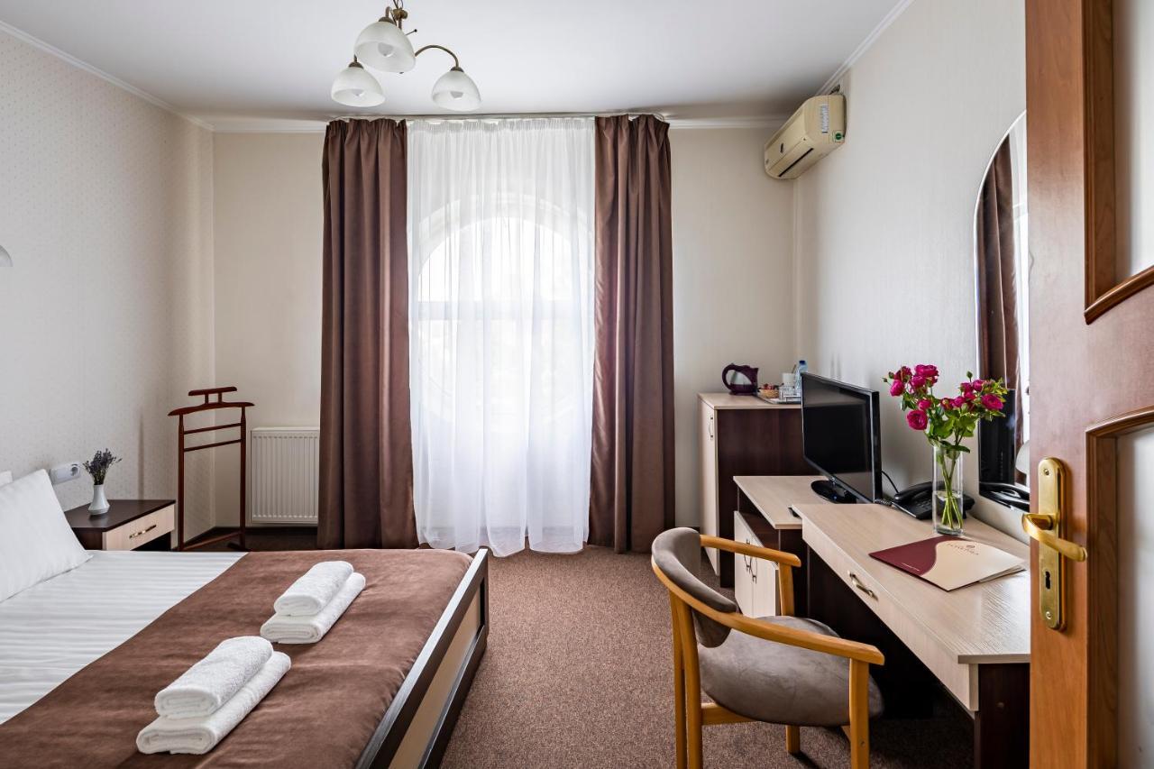 Hotel Galaktika Vynnyky エクステリア 写真