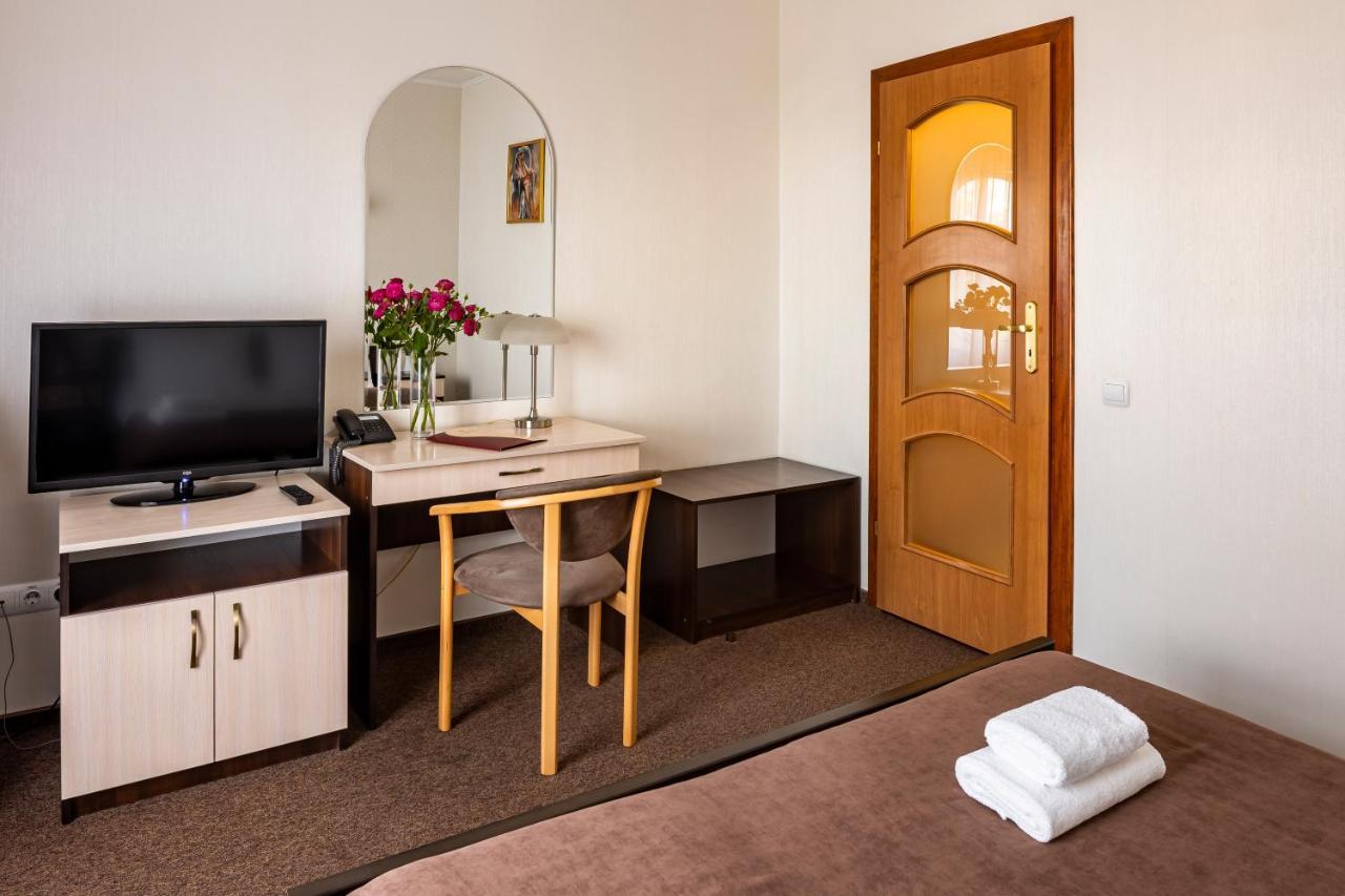 Hotel Galaktika Vynnyky エクステリア 写真