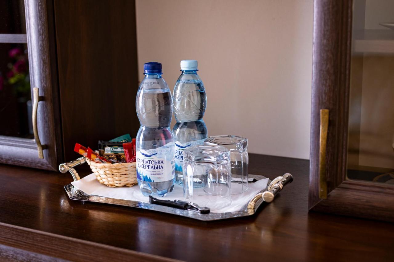Hotel Galaktika Vynnyky エクステリア 写真
