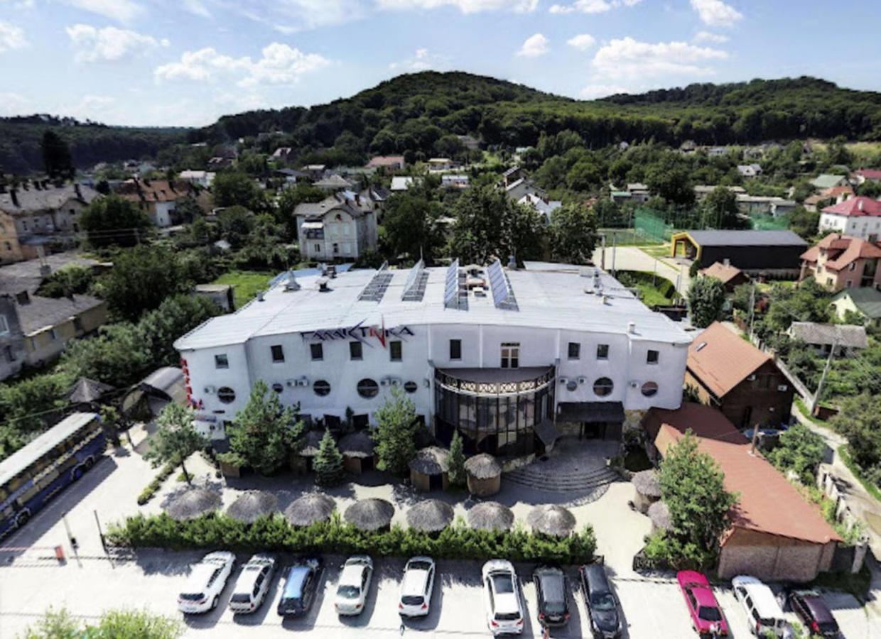 Hotel Galaktika Vynnyky エクステリア 写真
