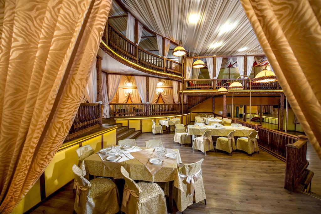 Hotel Galaktika Vynnyky エクステリア 写真
